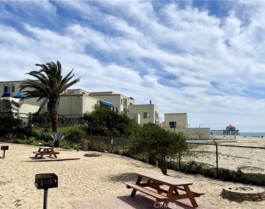711 Pacific Coast - Photo Thumbnail 28