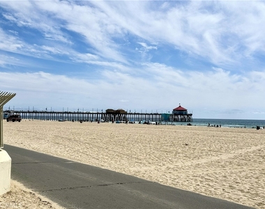 711 Pacific Coast - Photo Thumbnail 5