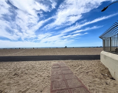 711 Pacific Coast - Photo Thumbnail 4