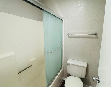 2800 Keller Drive - Photo Thumbnail 9