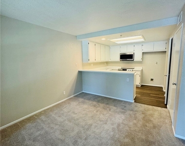2800 Keller Drive - Photo Thumbnail 7