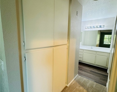 2800 Keller Drive - Photo Thumbnail 11