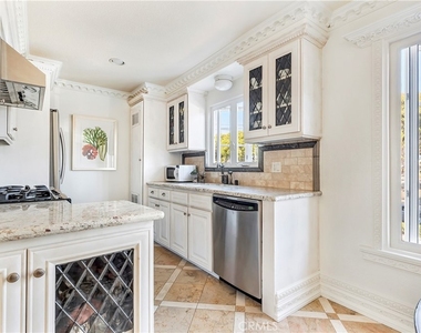 329 Marguerite Avenue - Photo Thumbnail 9