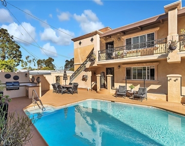 329 Marguerite Avenue - Photo Thumbnail 2