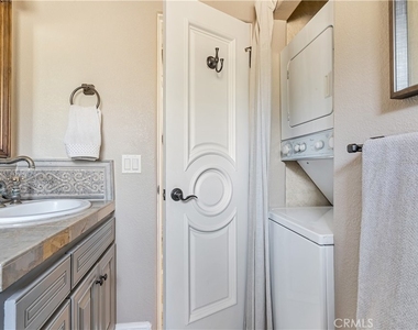 329 Marguerite Avenue - Photo Thumbnail 15