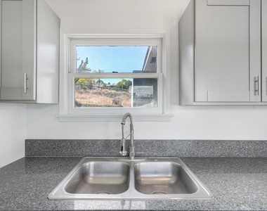 193 Pala Vista Drive - Photo Thumbnail 16