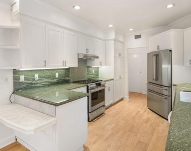 8228 Paseo Del Ocaso - Photo Thumbnail 11