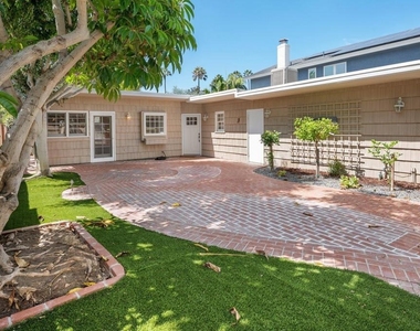 8228 Paseo Del Ocaso - Photo Thumbnail 2