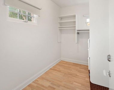 8228 Paseo Del Ocaso - Photo Thumbnail 16