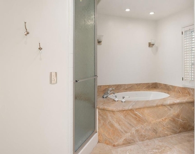 8228 Paseo Del Ocaso - Photo Thumbnail 18