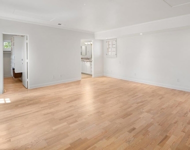 8228 Paseo Del Ocaso - Photo Thumbnail 14