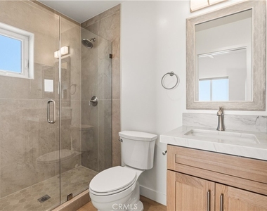 215 Oceanside Blvd - Photo Thumbnail 10