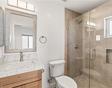 215 Oceanside Blvd - Photo Thumbnail 10