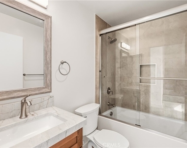 215 Oceanside Blvd - Photo Thumbnail 8