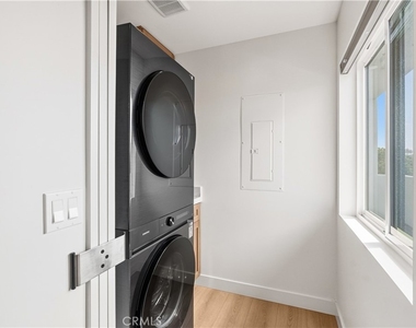215 Oceanside Blvd - Photo Thumbnail 6
