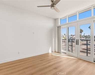 215 Oceanside Blvd - Photo Thumbnail 9