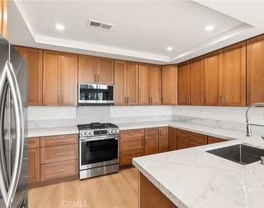 215 Oceanside Blvd - Photo Thumbnail 3