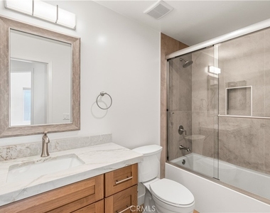 215 Oceanside Blvd - Photo Thumbnail 10