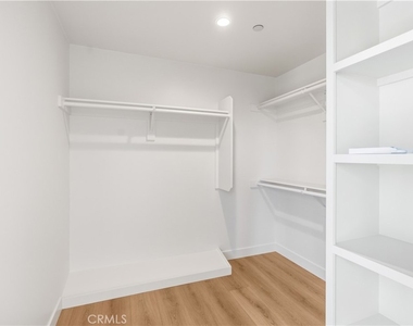 215 Oceanside Blvd - Photo Thumbnail 9