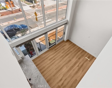 215 Oceanside Blvd - Photo Thumbnail 11