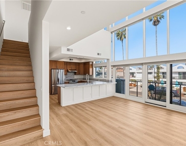 215 Oceanside Blvd - Photo Thumbnail 2