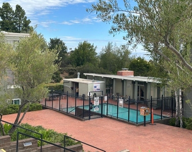 4004 Farm Hill Boulevard - Photo Thumbnail 32