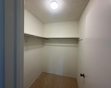 4004 Farm Hill Boulevard - Photo Thumbnail 20