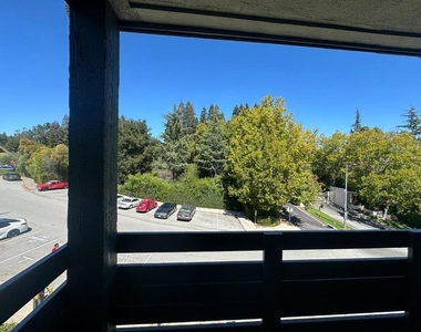 4004 Farm Hill Boulevard - Photo Thumbnail 8