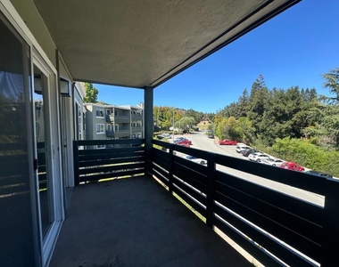 4004 Farm Hill Boulevard - Photo Thumbnail 7