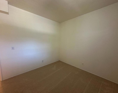 4004 Farm Hill Boulevard - Photo Thumbnail 27