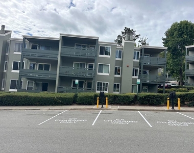 4004 Farm Hill Boulevard - Photo Thumbnail 2