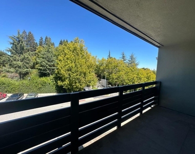 4004 Farm Hill Boulevard - Photo Thumbnail 6