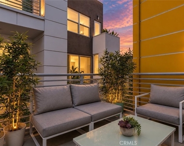 2207 Selig - Photo Thumbnail 7