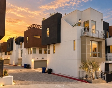 2207 Selig - Photo Thumbnail 4