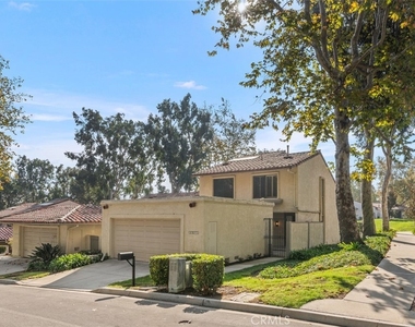 25572 Spinnaker Drive - Photo Thumbnail 2
