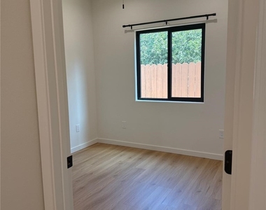 3719 Briscoe - Photo Thumbnail 14