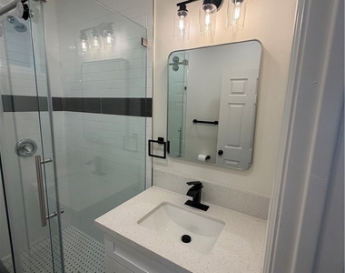 5252 Sierra St - Photo Thumbnail 2