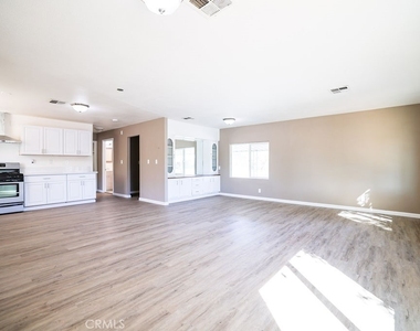 315 North Palomar Avenue - Photo Thumbnail 5