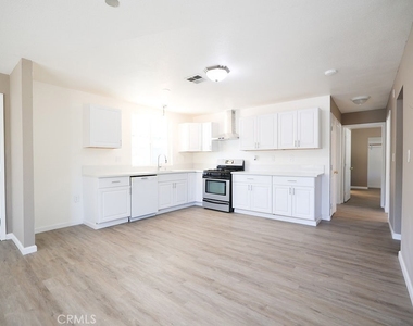 315 North Palomar Avenue - Photo Thumbnail 6