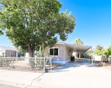 315 North Palomar Avenue - Photo Thumbnail 3
