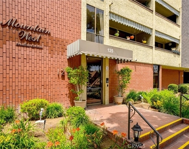 125 W Mountain Street - Photo Thumbnail 1