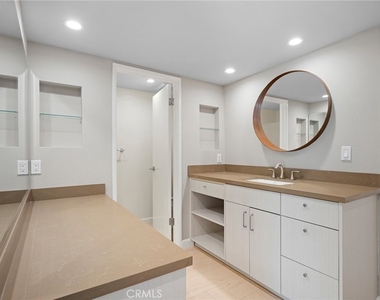 125 W Mountain Street - Photo Thumbnail 18