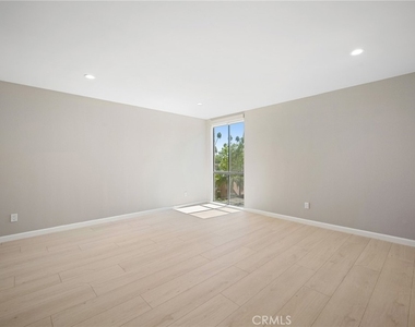125 W Mountain Street - Photo Thumbnail 16