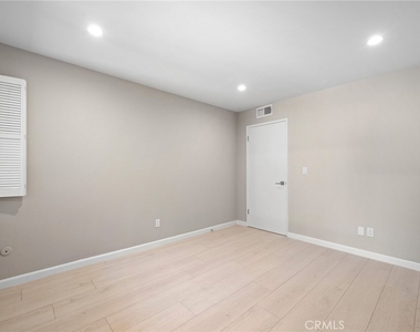 125 W Mountain Street - Photo Thumbnail 21
