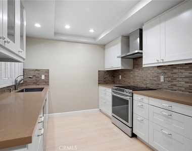 125 W Mountain Street - Photo Thumbnail 14