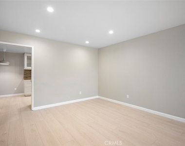 125 W Mountain Street - Photo Thumbnail 11