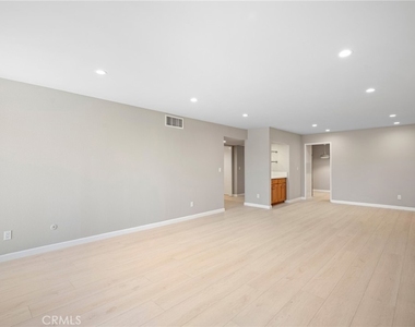 125 W Mountain Street - Photo Thumbnail 6