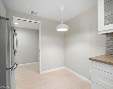 125 W Mountain Street - Photo Thumbnail 15