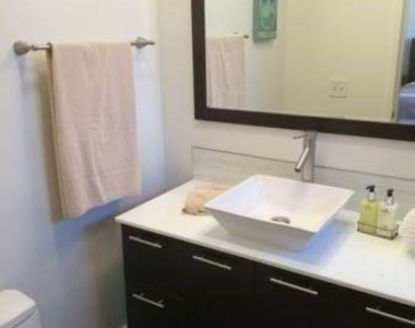 1462 1/2 Silver Lake Boulevard - Photo Thumbnail 12
