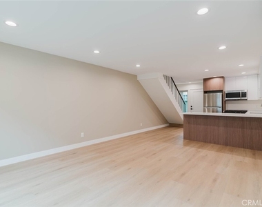 3406 Garden Avenue - Photo Thumbnail 6